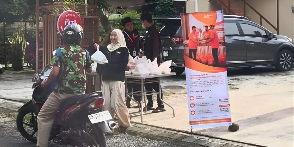 Artikel Islami: Semarak Ramadhan: Asterra Peduli Bagikan Takjil untuk Masyarakat di Bantul - Yayasan Asterra Indonesia Peduli